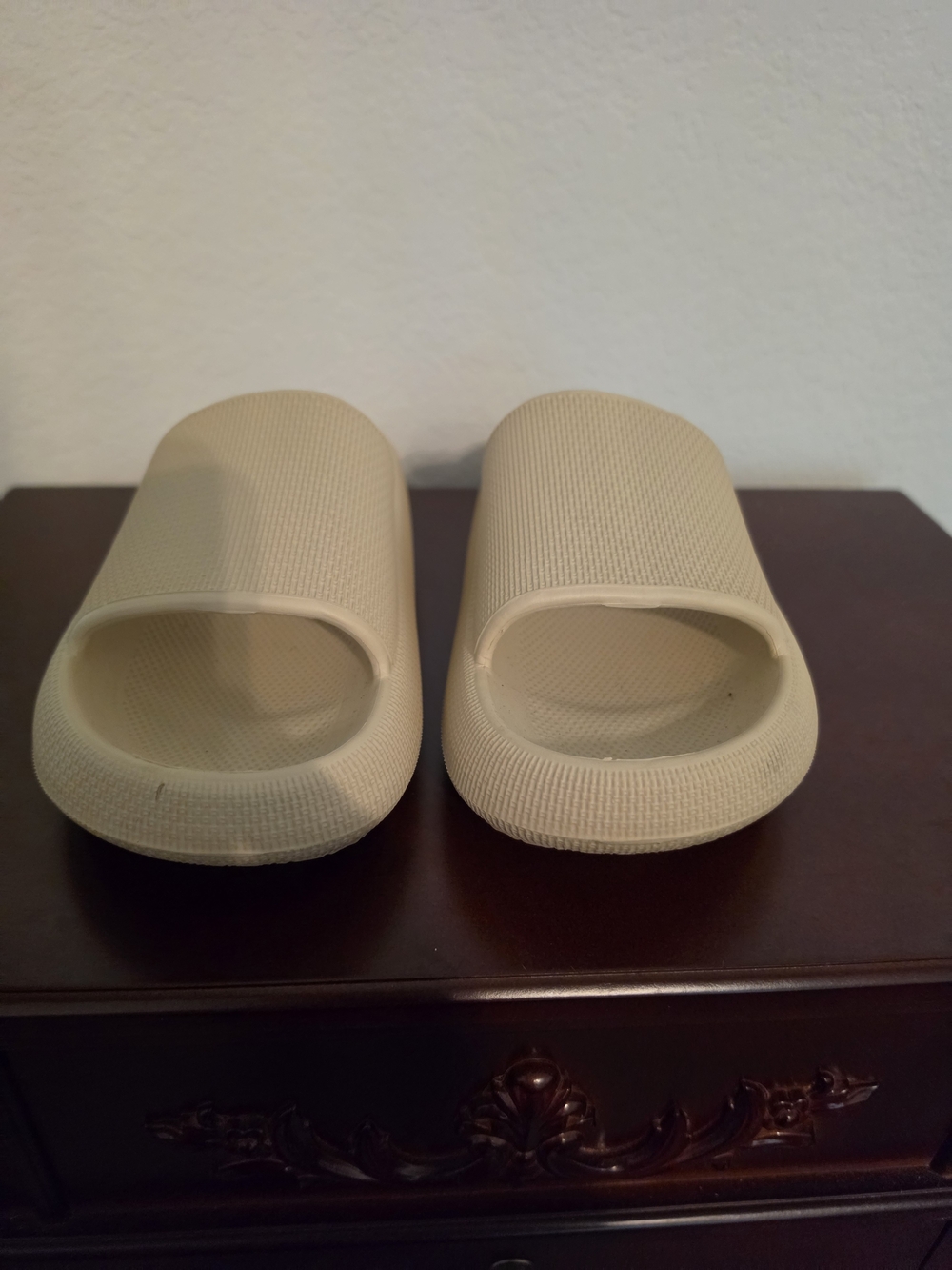 Cream Slide Sandal US 8 / EU 38 - Picture 4 of 5
